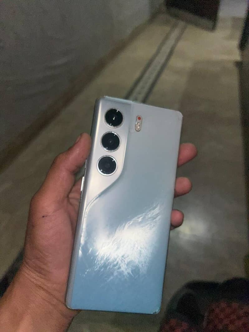 camon 40 pro 0