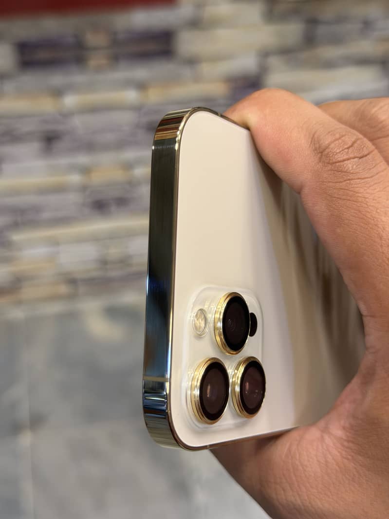 Apple iPhone 12 Pro Max 3