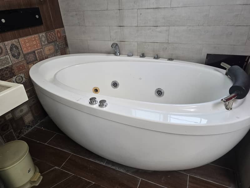 Bath tub 2