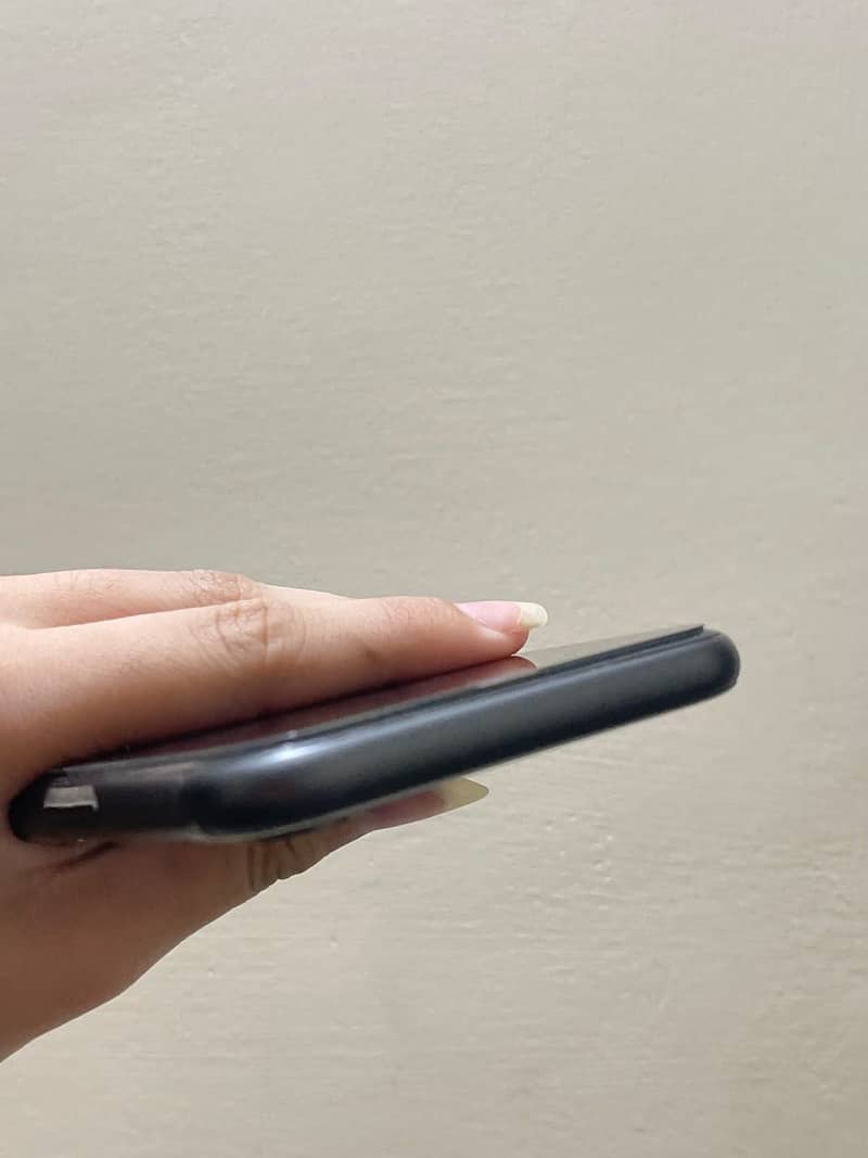 Apple iPhone 11 5