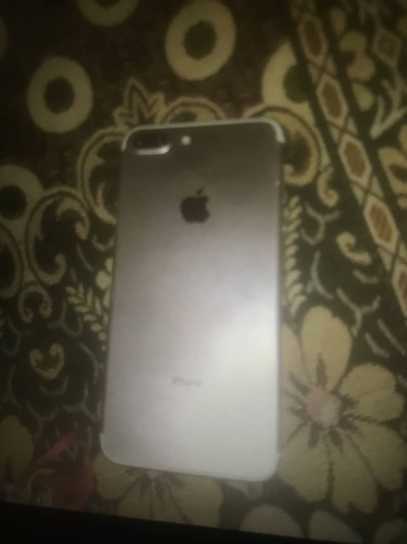Apple iPhone 7 Plus 2