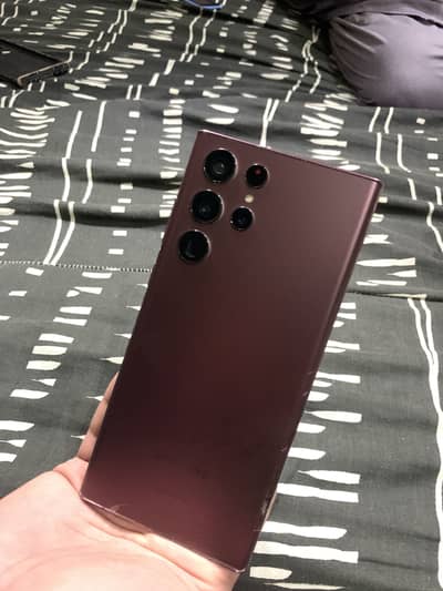 Samsung Mobile S22 Ultra back minor break