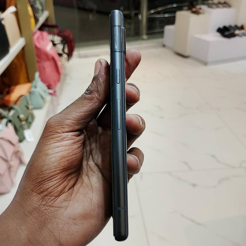 Google Pixel 7a 5