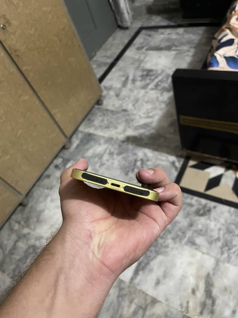 Apple iPhone 14 plus 3