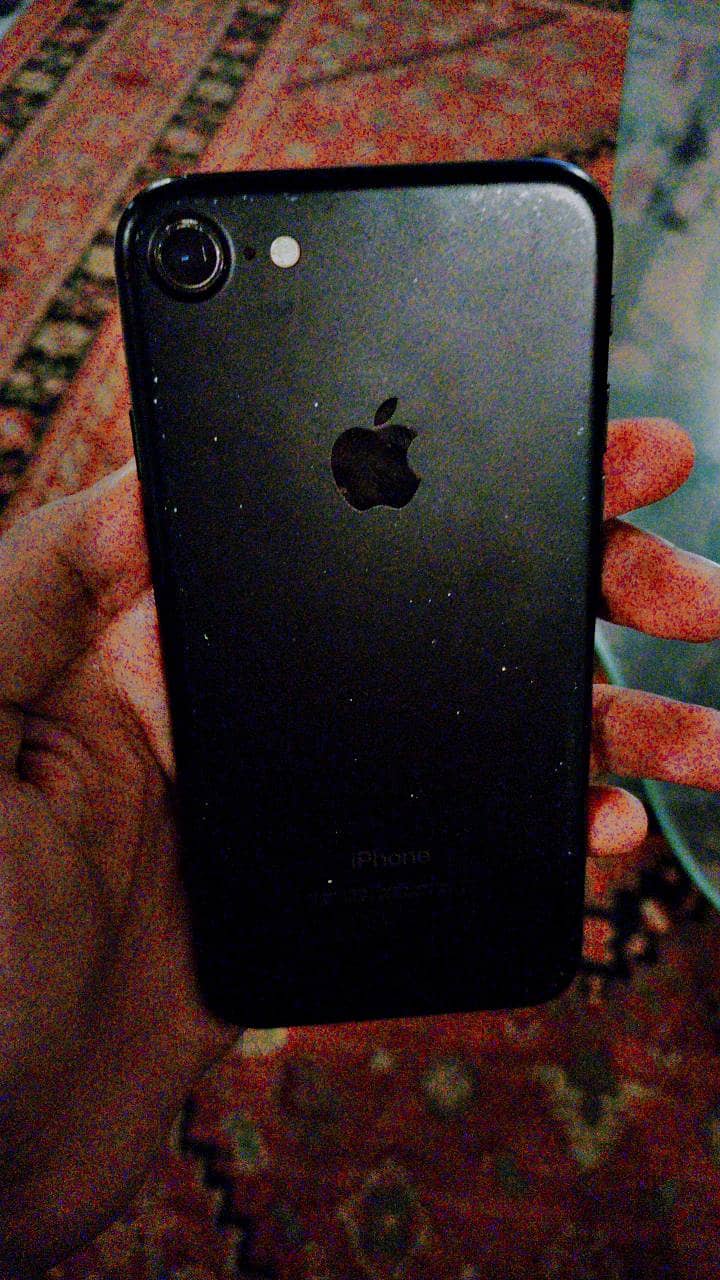 Apple iPhone 7 1