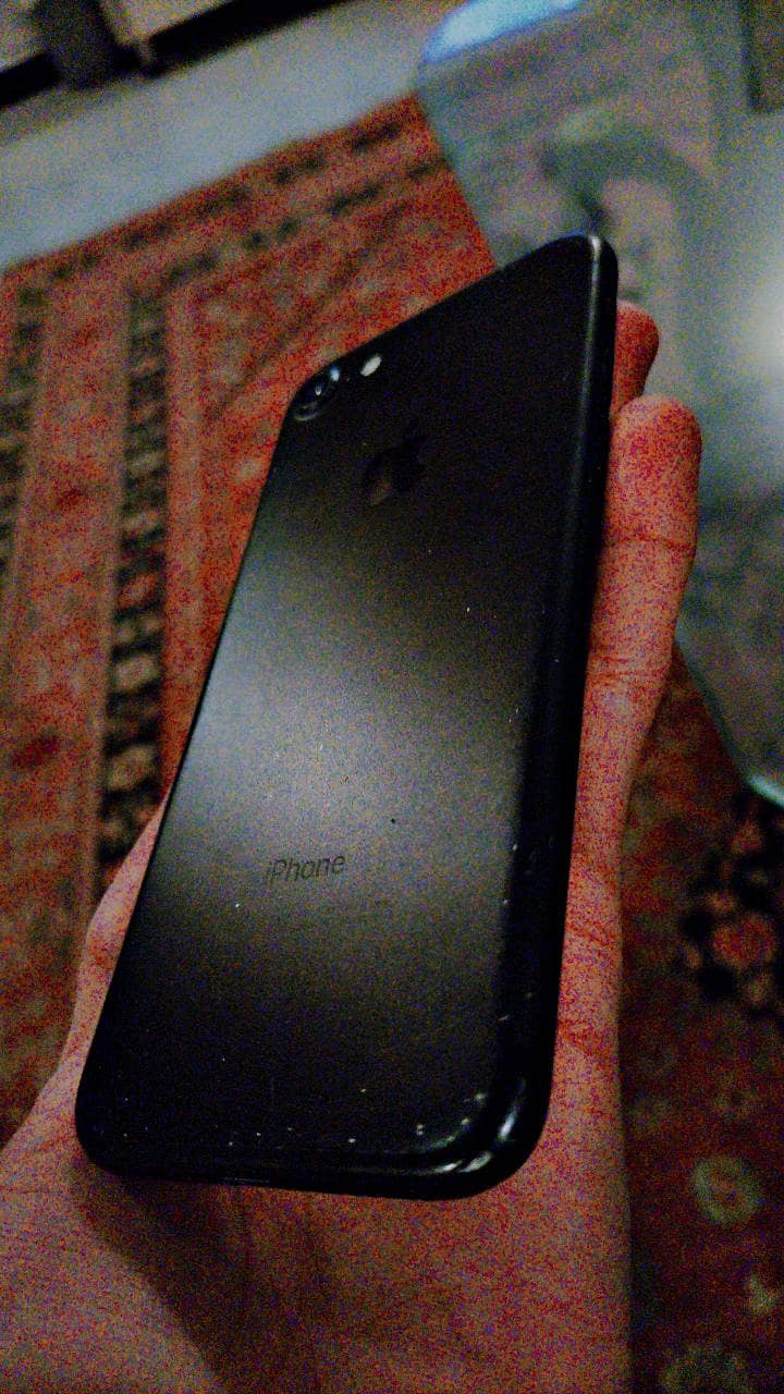 Apple iPhone 7 4