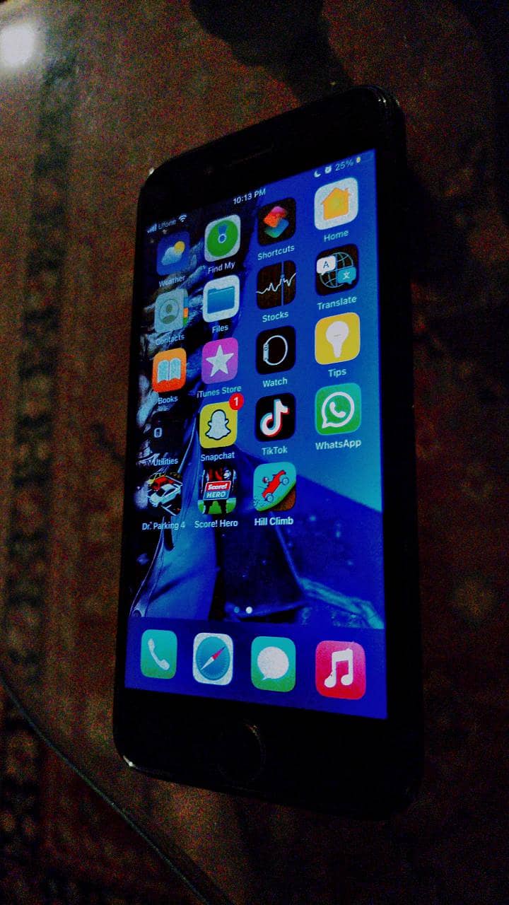 Apple iPhone 7 10