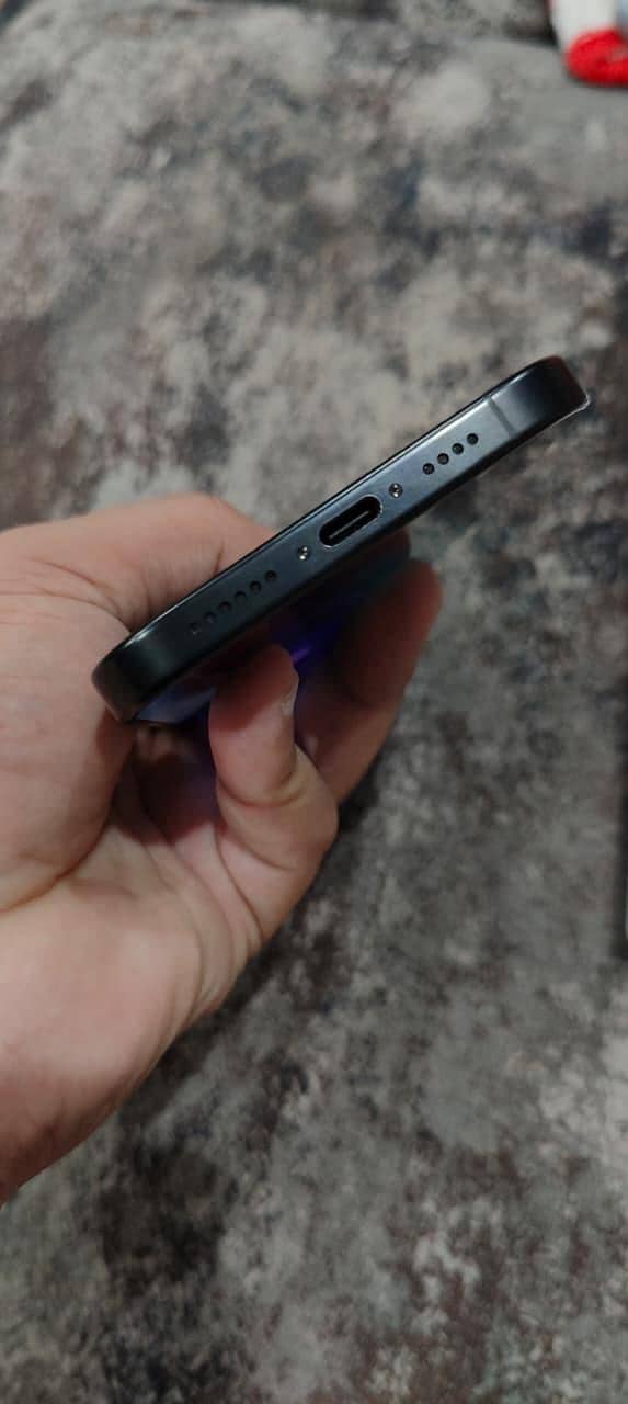 Apple iPhone 16 Pro Max 5