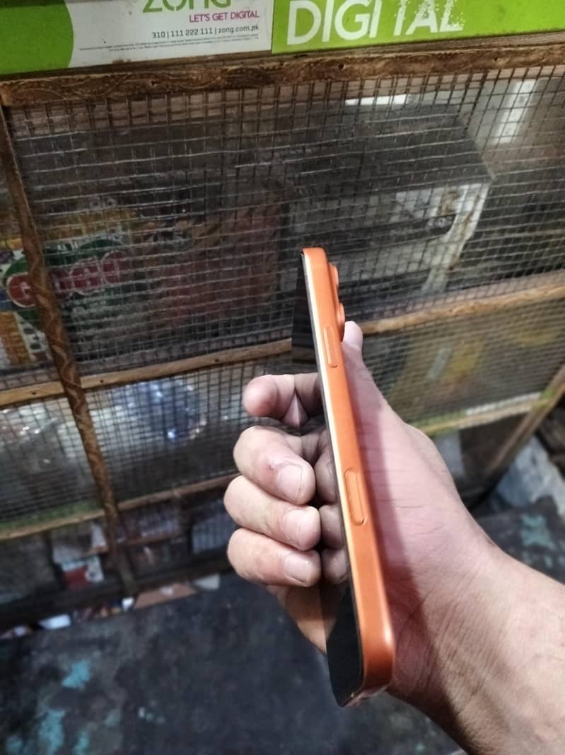 Apple iPhone 17 Pro Max 2
