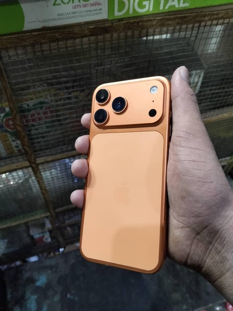 Apple iPhone 17 Pro Max 3
