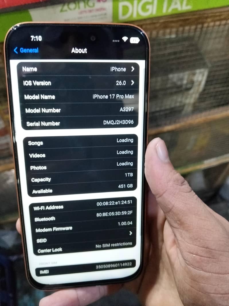 Apple iPhone 17 Pro Max 4