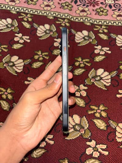 Apple iPhone 15