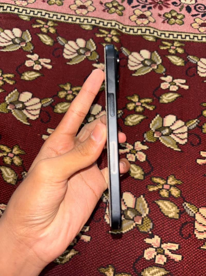 Apple iPhone 15 2
