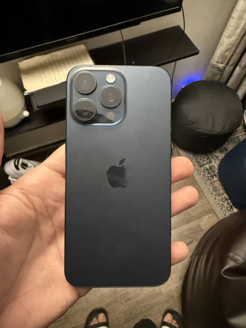 Apple iPhone 15 Pro Max 2