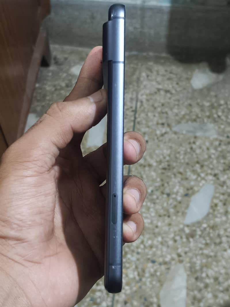 Google Pixel 8 4