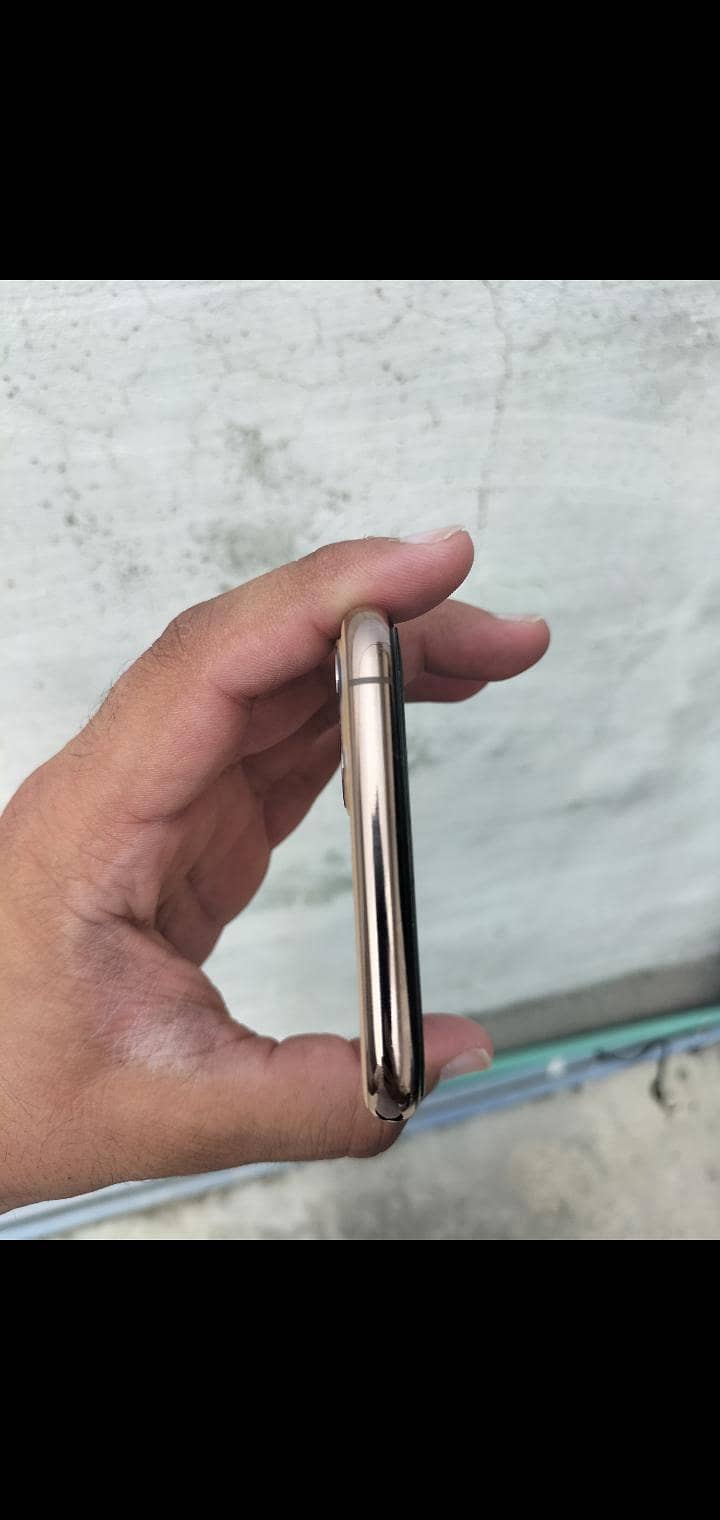 Apple iPhone 11 Pro Max 3