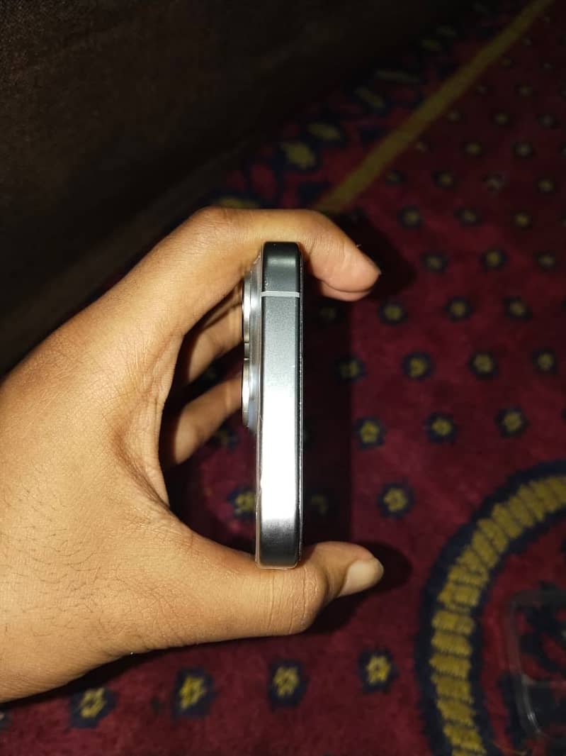Apple iPhone 15 Pro 1