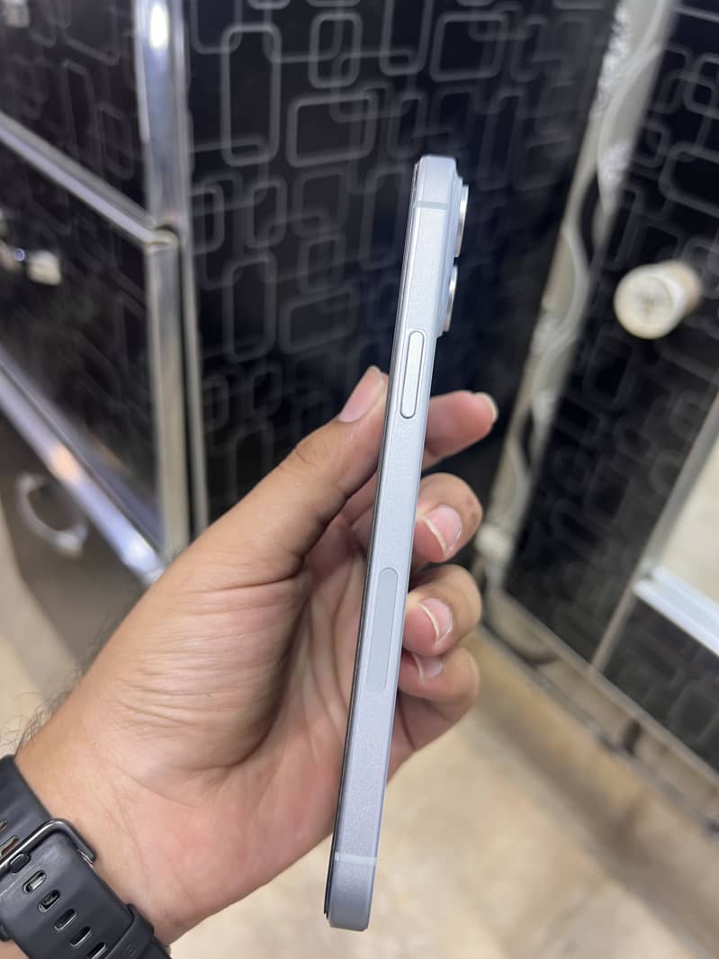 Apple iPhone 15 plus 2