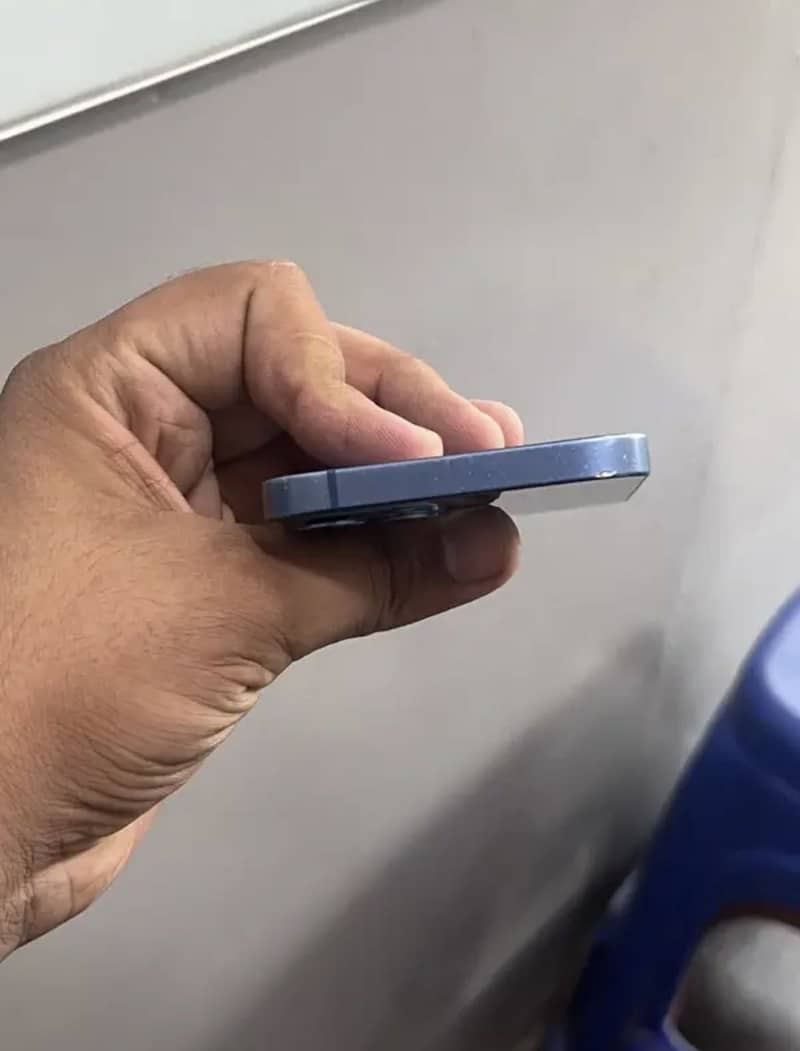 Apple iPhone 13 1