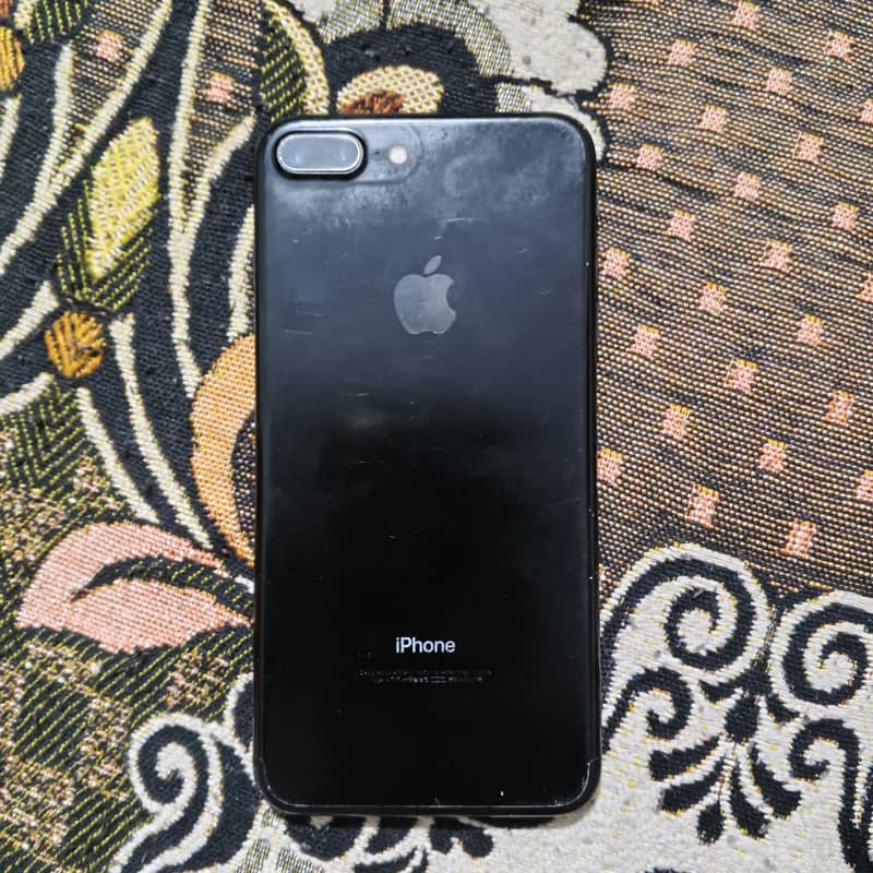 Apple iPhone 7 Plus 1