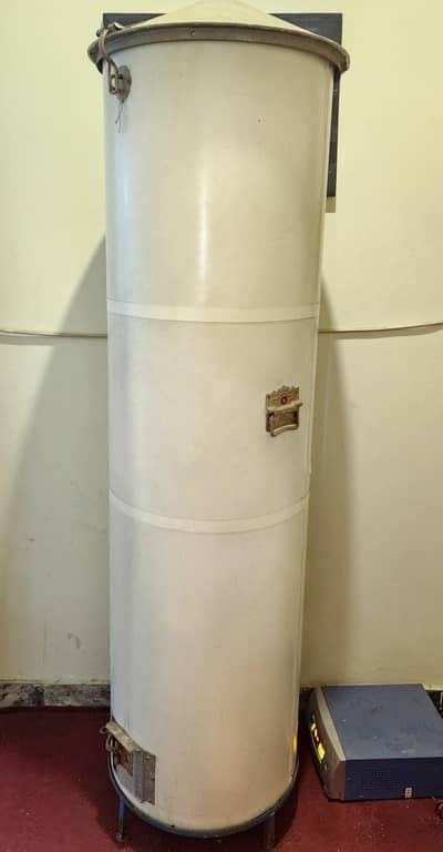 Parola for sale in almost NEW condition with FREE stand