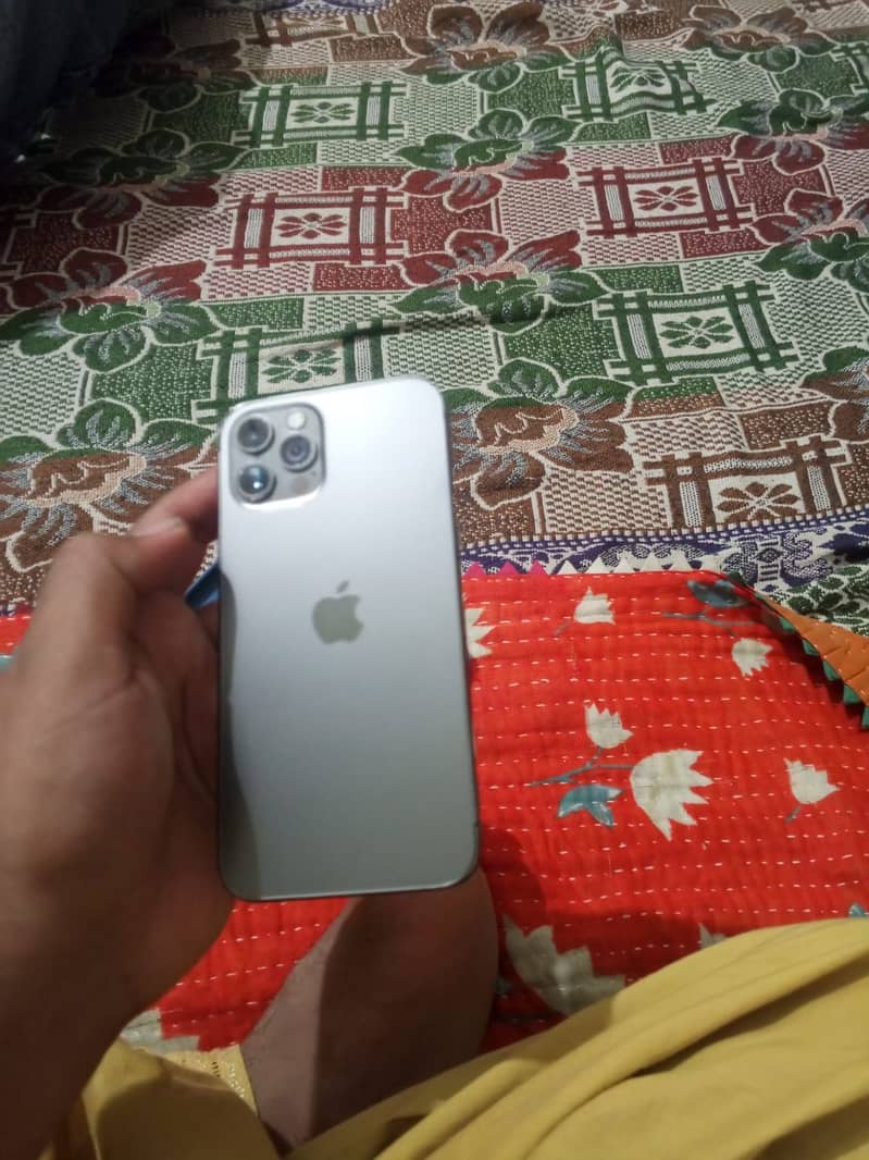 Apple iPhone 12 Pro 0