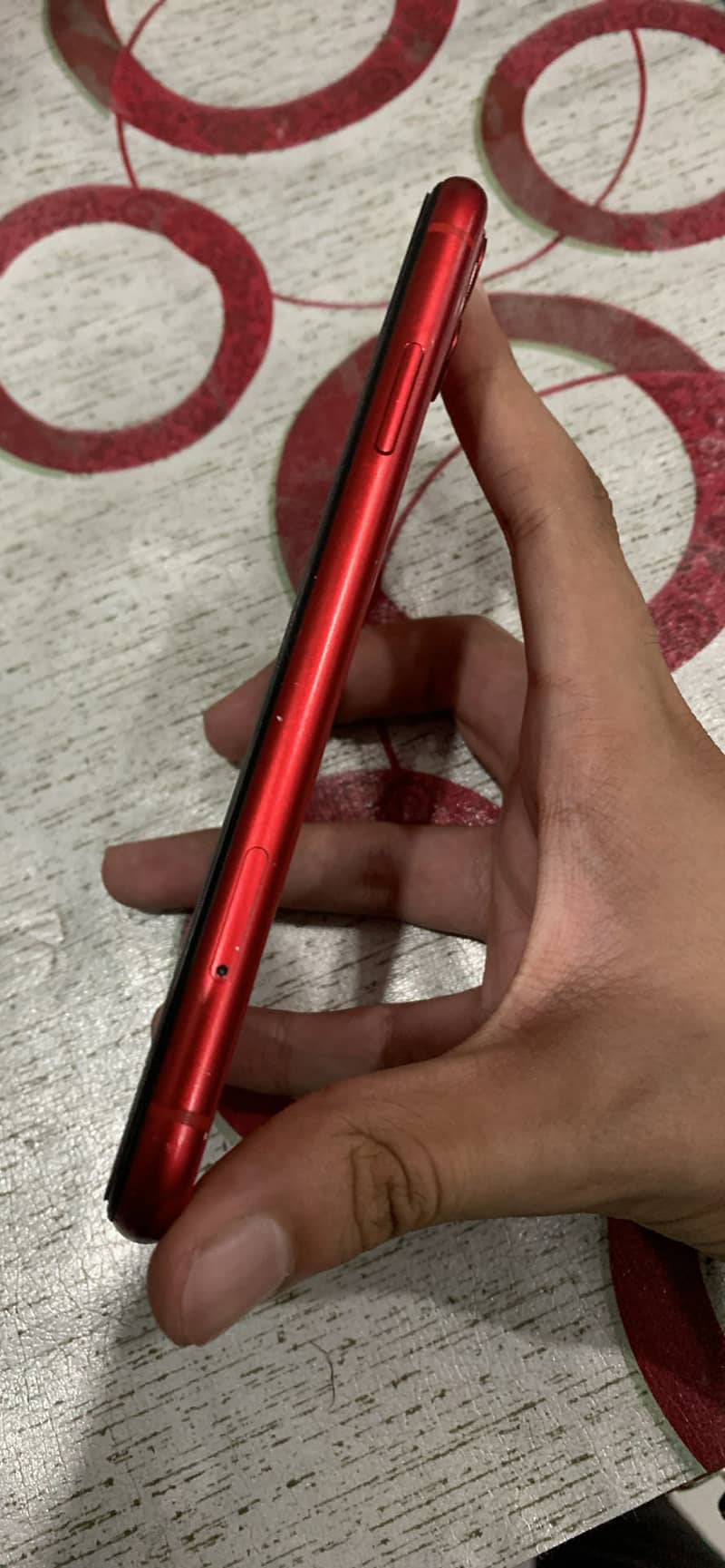 Apple iPhone 11 4