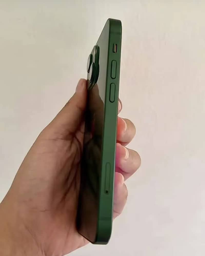 Apple iPhone 13 1