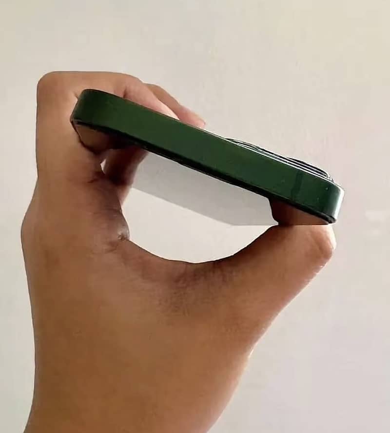 Apple iPhone 13 2