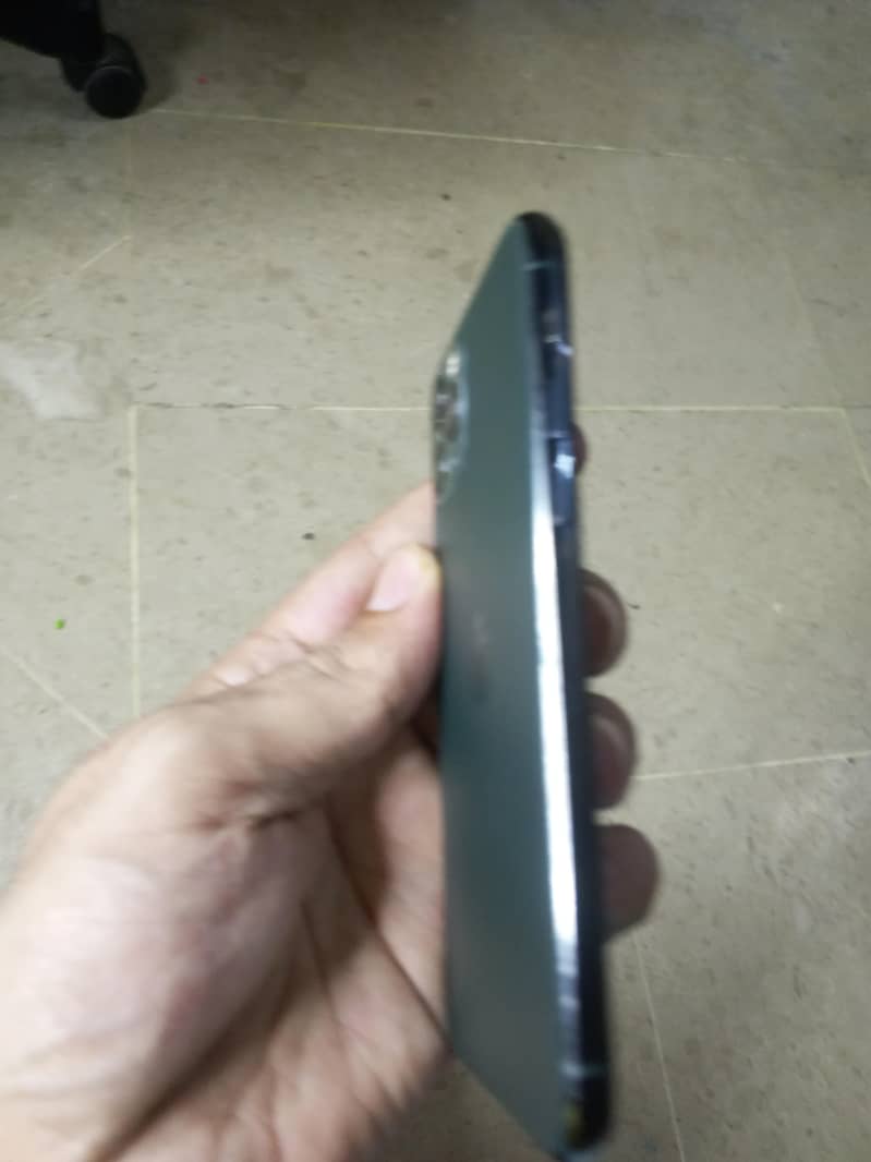Apple iPhone 11 Pro 1