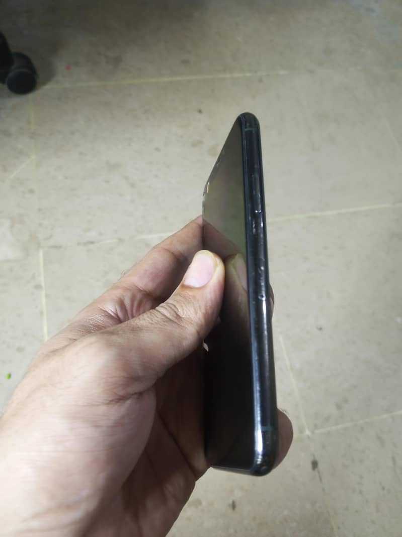 Apple iPhone 11 Pro 3