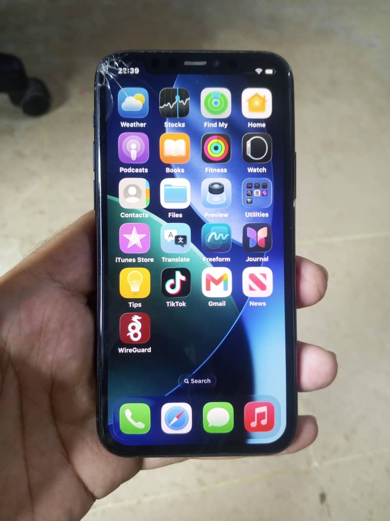 Apple iPhone 11 Pro 4