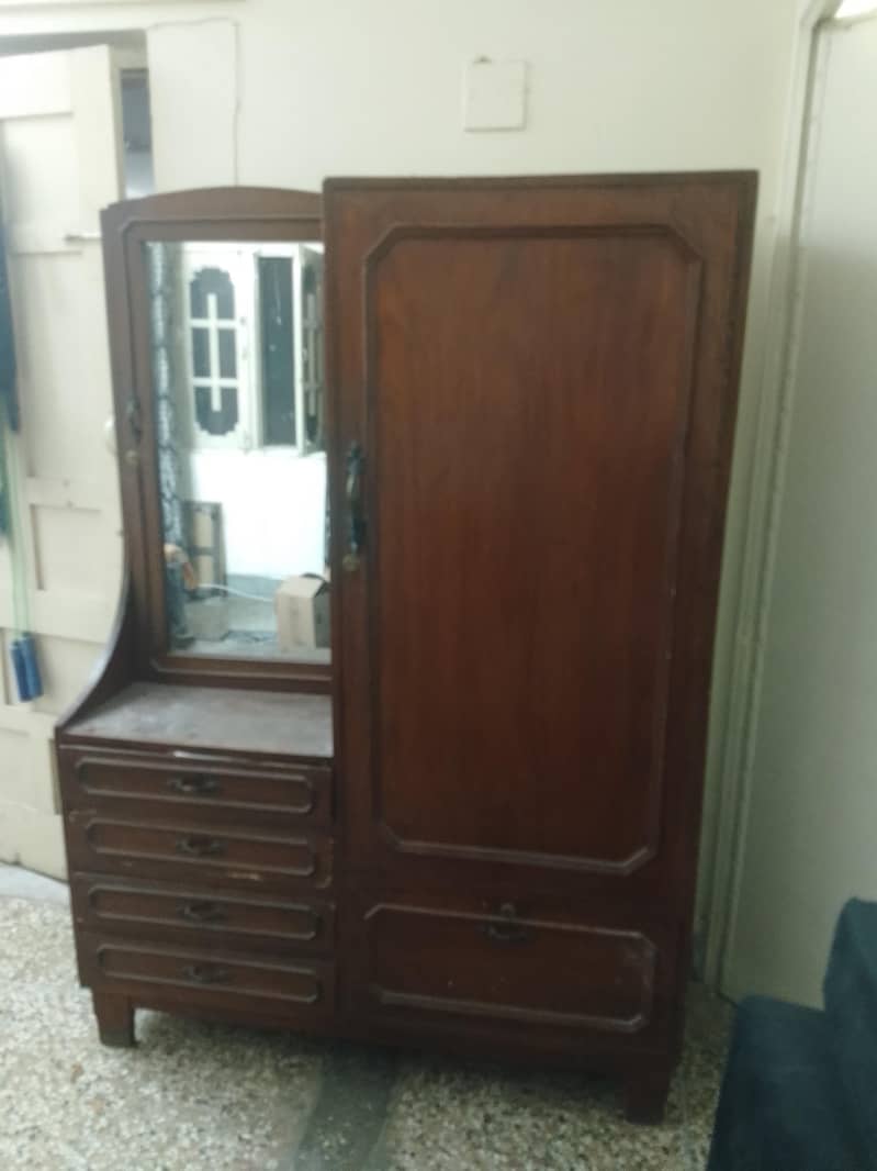Queen size bed + cupboard/dressing 1