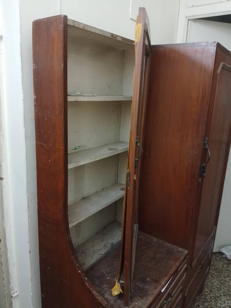 Queen size bed + cupboard/dressing 2