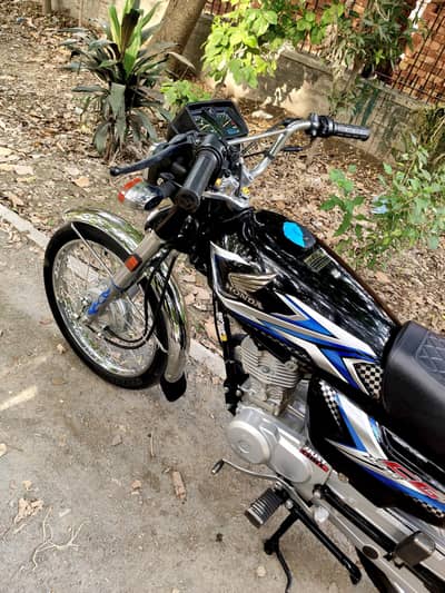 Honda CG 125 2025 black Febulous Condition Gift For Lover