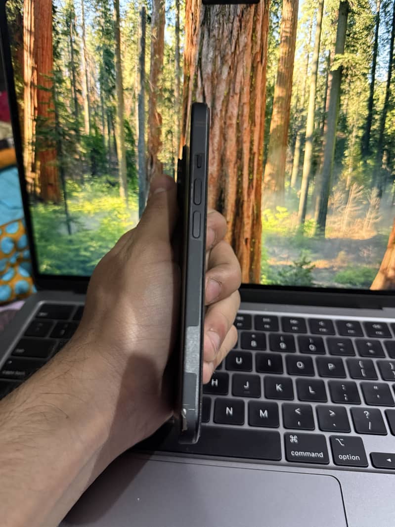 Apple iPhone 15 4