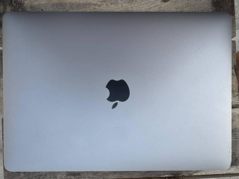 Apple MacBook pro 0