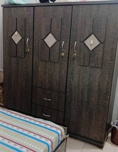URGENT SALE- 4 piece Bedroom Set(Bed, 2 Almari,Dressing,Side tables