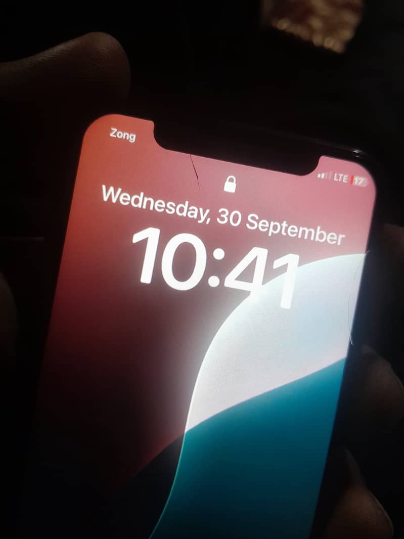 Apple iPhone XS 4