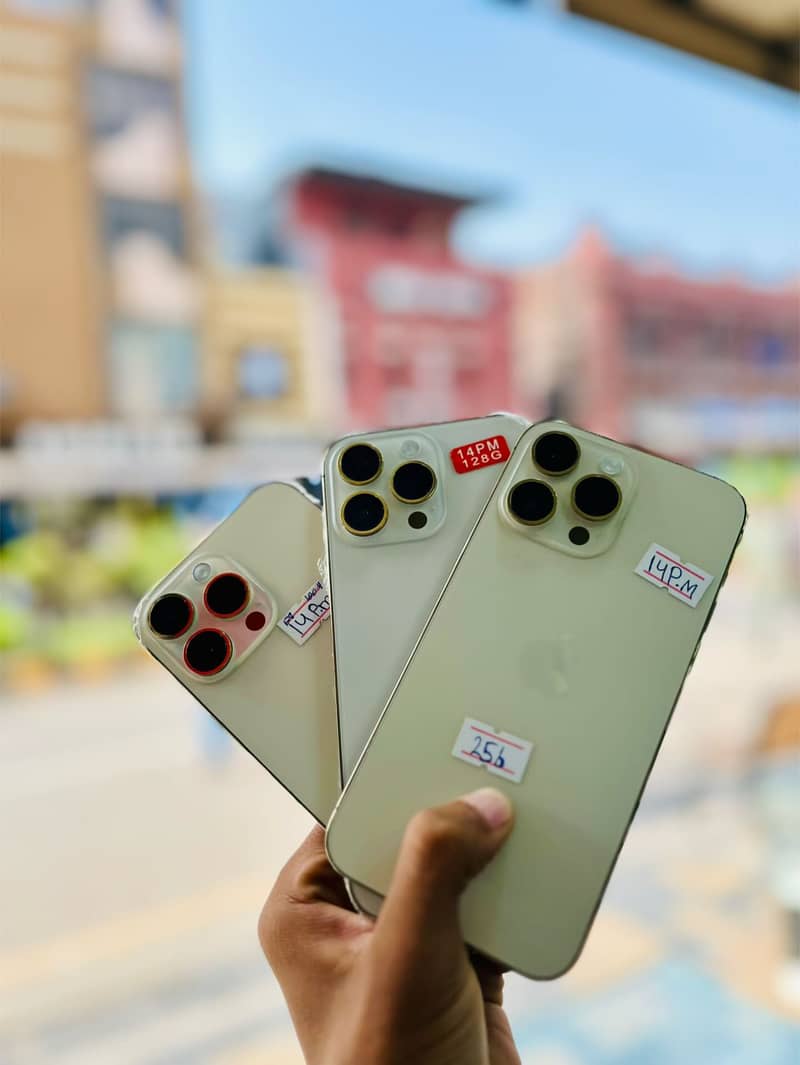 Apple iPhone 14 Pro Max 0