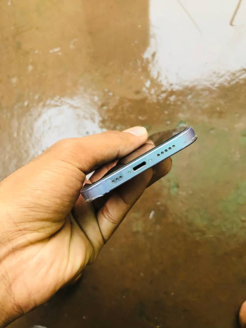 Apple iPhone 12 0