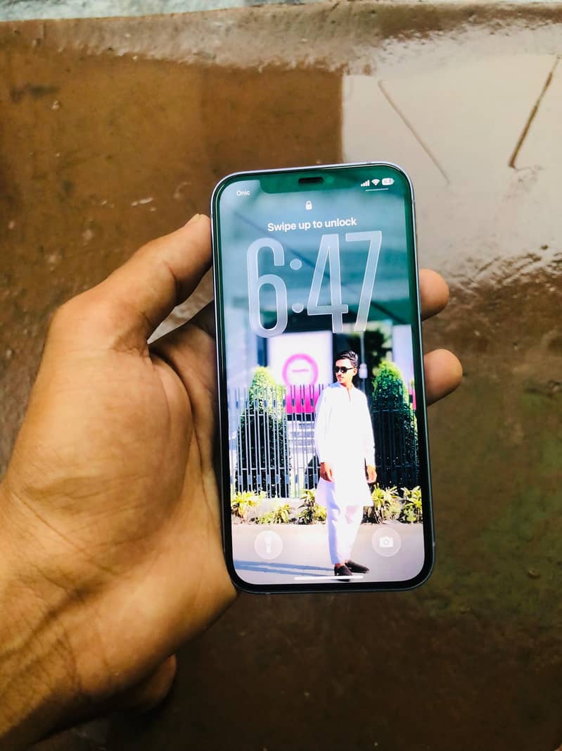 Apple iPhone 12 6