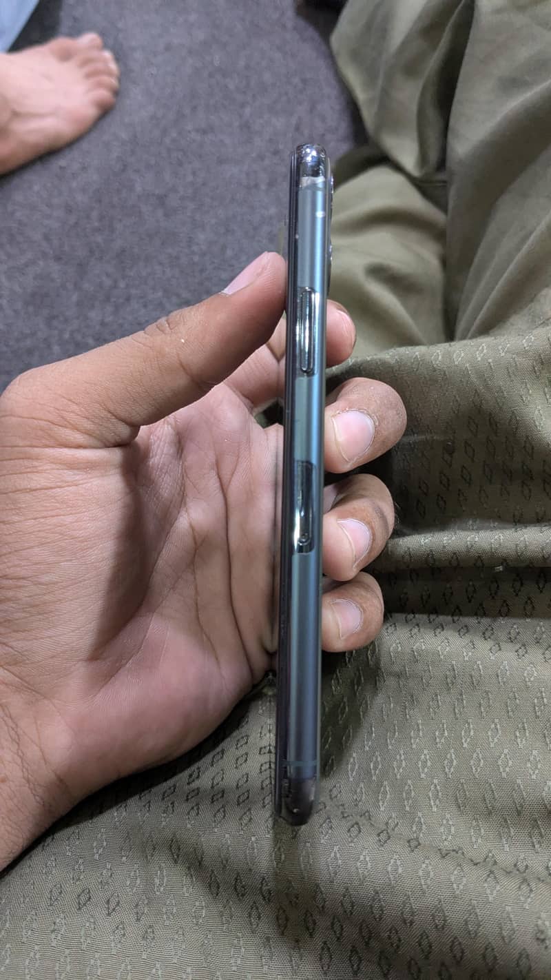 Apple iPhone 11 Pro 1