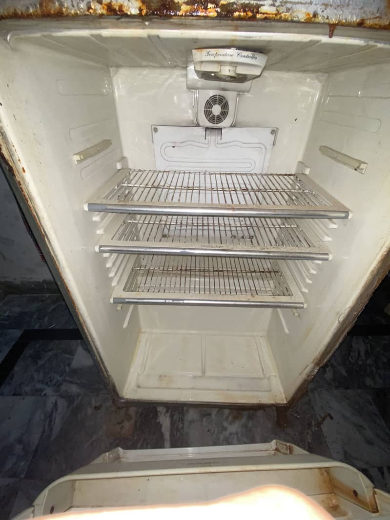 Used refregator 1