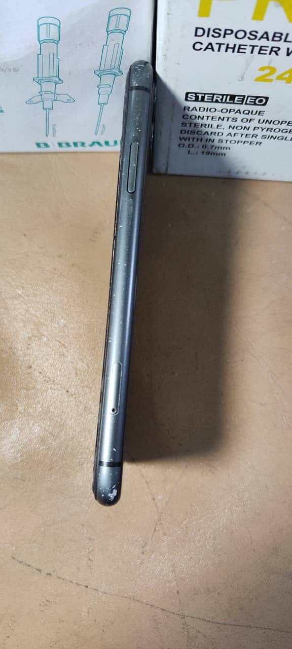 Apple iPhone 11 3