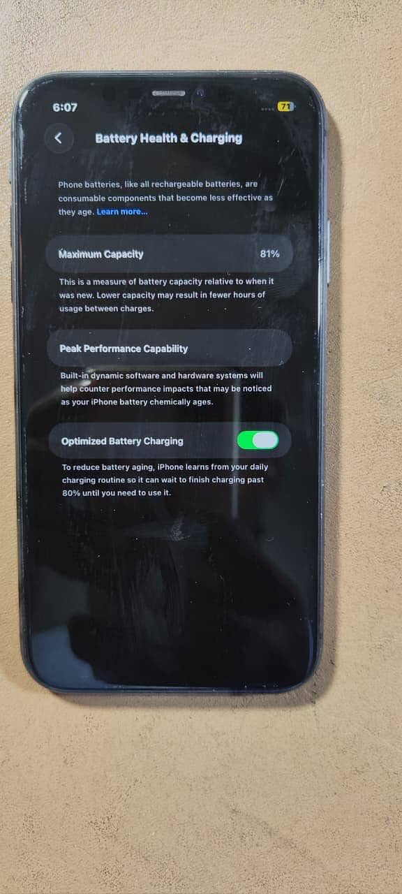 Apple iPhone 11 7