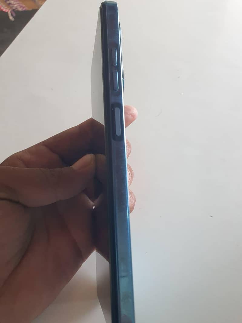 Tecno Spark 20, 3