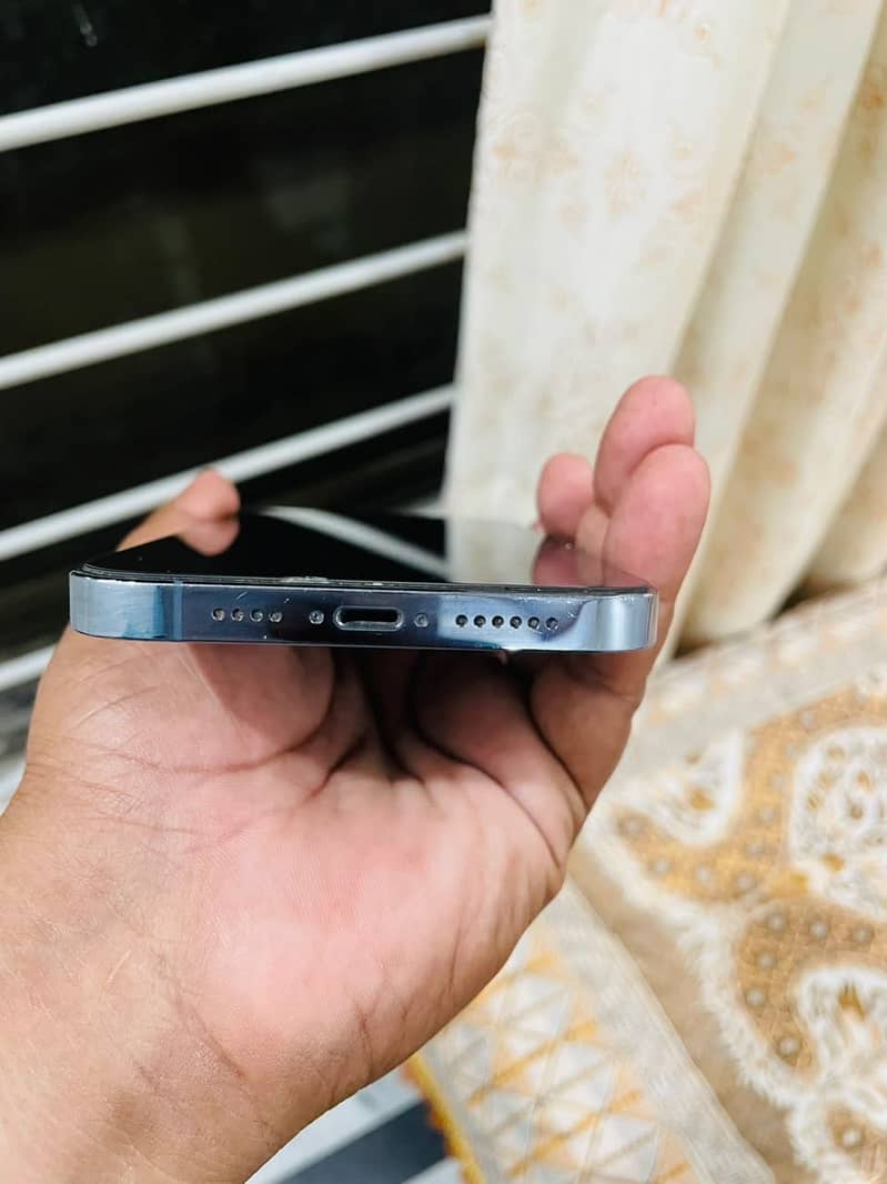 Apple iPhone 13 Pro Max 3