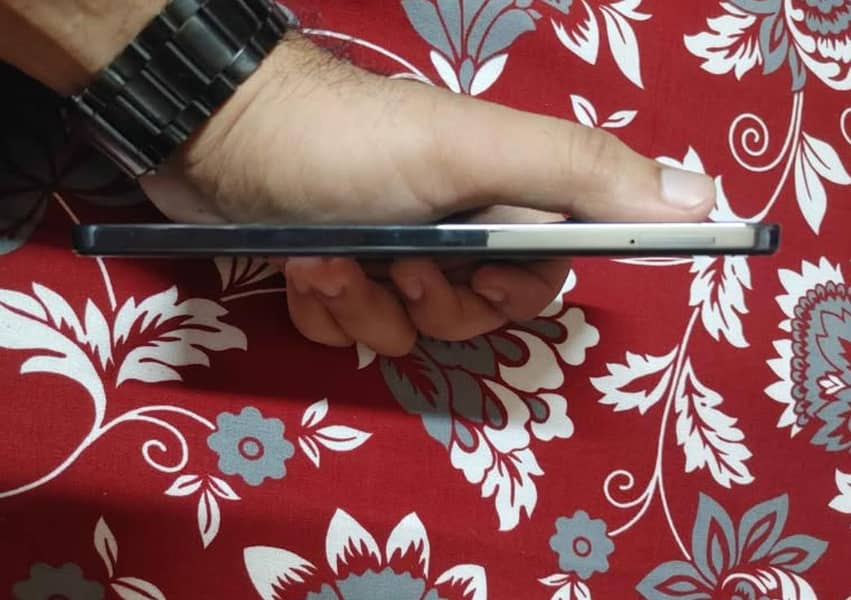 Tecno SPARK 30 Pro 2