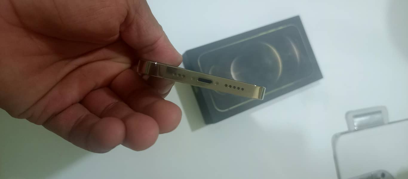 Apple iPhone 12 Pro 3